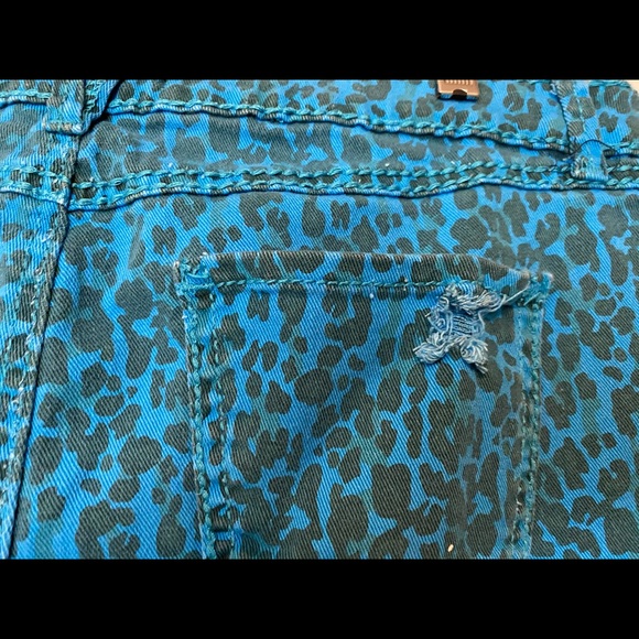 Turquoise Cheetah print fringe jean shorts - Picture 8 of 8